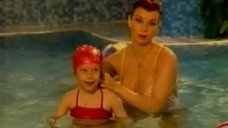 Лада Дэнс в купальнике  в передаче «Здоровье»