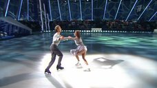 3. Ирина Медведева светит попку на шоу «Ледниковый период» 