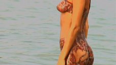 Ирина Шейк в бодиарт-купальнике для Sports Illustrated Swimsuit