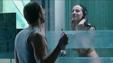 3. Знойная красавица принимает душ после секса – Мужчины против женщин