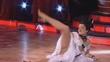 3. Наташа Королева раздвинула ноги на на шоу «Танцi з зiрками 3» 