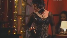 2. Наташа Королева в образе кошечки на теле-шоу «Танцi з зiрками 3» 