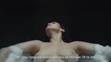 3. Голая грудь Софьи Синицыной в рекламе онлайн-шоу Asmodeus 