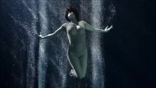 4. Голые женщины под водой – Наркоз (2013)