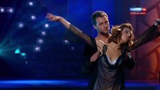 Танец привлекательной Елены Подкаминской в шоу «Танцы со звездами»