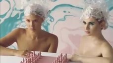 1. Анна Цуканова засветила голую грудь в Instagram 