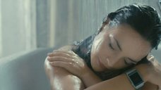 3. Анна Попова принимает ванну – Две легенды