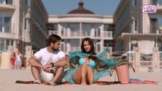 2. Юлия Зимина в купальнике на пляже – Женщина его мечты