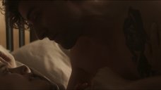 7. Сексуальная сцена с Натали Портман – Аннигиляция