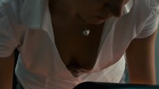 2. Анна Котова в блузке с глубоким декольте – Долгая счастливая жизнь