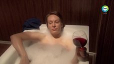 Ольга Ломоносова в пенной ванне