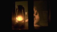2. Секс сцена с Дарье Мороз в бане – Живи и помни