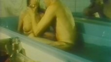 3. Совместная ванна с Анжеликой Неволиной – Кошечка