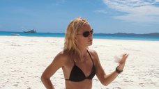 2. Кейт Хадсон на пляже – Золото дураков
