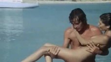 5. Беатрис Верже купается голой и занимается сексом на берегу моря – Греческая смоковница