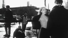 2. Мария Шалаева показывает голые сиськи – Одиссея 1989