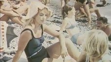 7. Сексуальная Ниеле Викирайте в купальнике – Дубравка