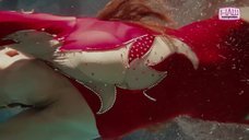 7. Сексуальная Марина Волкова плавает в бассейне – Ныряльщица за жемчугом