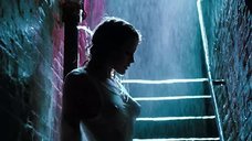 1. Секс сцена с Ким Бейсингер под дождём – 9 1/2 недель