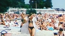 1. Елена Борзова в бикини на пляже – Паутина