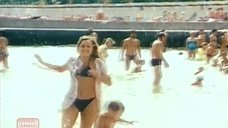 Елена Борзова в бикини на пляже