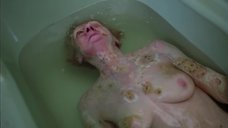 11. Сцена в ванной с голой Лией Белдам – Сияние
