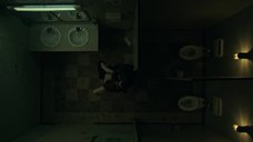 1. Секс с Джорданой Спиро в туалете – Озарк
