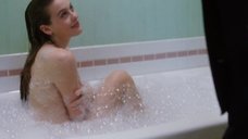 4. Алисия Сильверстоун в ванне с пеной – Приходящая няня