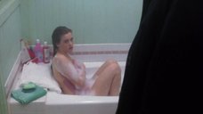 2. Приставание к Алисии Сильверстоун в ванне – Приходящая няня