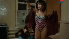 Ольга Машная танцует в купальнике