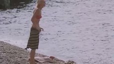 2. Пилле Пихламяги на пляже в купальнике – Каникулы у моря