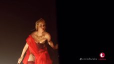 5. Горячая Джесси Шрэм танцует на сцене – Хроники Лиззи Борден