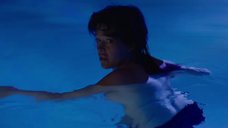 3. Дианна Агрон и Пас де ла Уэрта в бассейне – Обнаженная (2015)