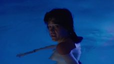 5. Дианна Агрон и Пас де ла Уэрта в бассейне – Обнаженная (2015)