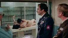 1. Секс с Эдвиж Фенек на операционном столе – Докторша из военного госпиталя