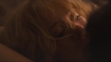 3. Секс сцена с Ребеккой Холл – Кровавый округ: 1974