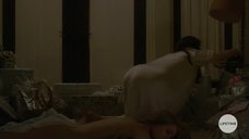 2. Сексуальная Кэтрин Зета-Джонс в ночнушке – Крестная мать кокаина