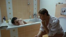 1. Эротическая сцена с Наташей Дорчич в ванной – Только между нами