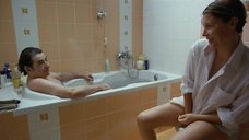 2. Эротическая сцена с Наташей Дорчич в ванной – Только между нами