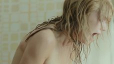 4. Эрин Ричардс выпрыгивает с кипящей ванны – Эксперимент: Зло