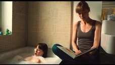 4. Виктория Шульц ласкает себя в ванной при маме – Дора, или Сексуальные неврозы наших родителей