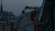 1. Раздетая Сесиль Де Франс на балконе – Наше лето