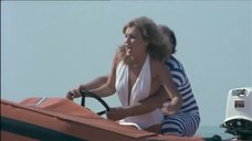 7. Секси Анна Мария Риццоли в купальнике – Всем классом на море