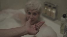 2. Джудит Лайт мастурбируют в ванне – Очевидное
