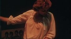 3. Голая грудь Элите Сагатаускайте – Двойной капкан (1985)