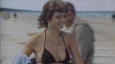 8. Мокрая Элите Сагатаускайте в купальнике – Двойной капкан (1985)