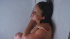 5. Карла Гуджино принимает душ – Изнасилование