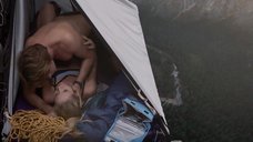 Эро сцена с Алин Джонс в палатке