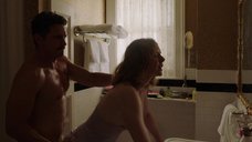 2. Секс с Амандой Баррон в ванной – Двойка