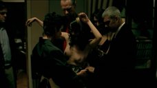2. Групповая секс сцена с Данай Скиади и Катериной Цавалу – Хардкор (2004)